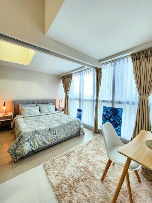 Cosy Executive 1 Bedroom Uptown Parksuites Ultra Fast Internet Manila Ngoại thất bức ảnh