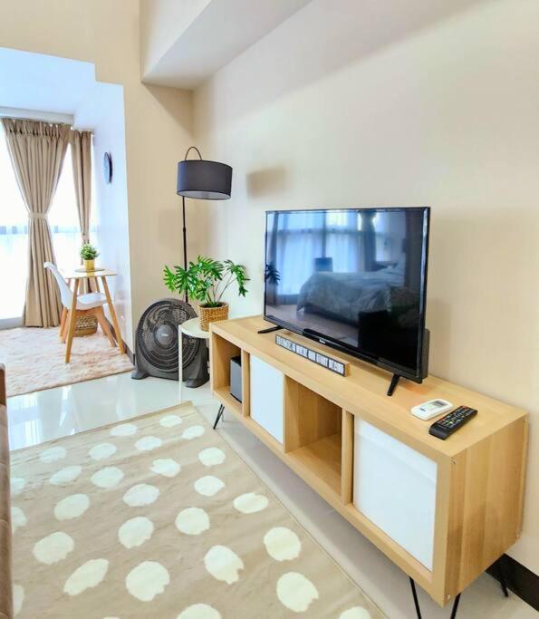 Cosy Executive 1 Bedroom Uptown Parksuites Ultra Fast Internet Manila Ngoại thất bức ảnh