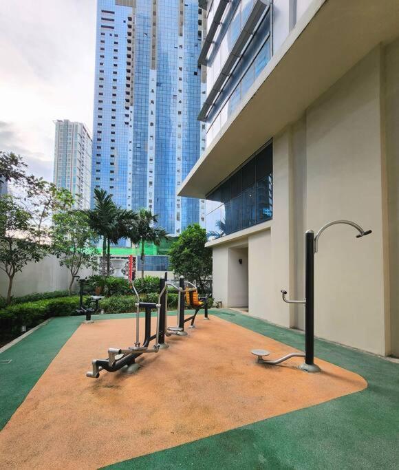 Cosy Executive 1 Bedroom Uptown Parksuites Ultra Fast Internet Manila Ngoại thất bức ảnh