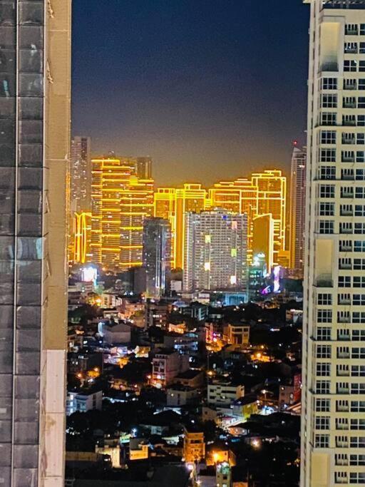 Cosy Executive 1 Bedroom Uptown Parksuites Ultra Fast Internet Manila Ngoại thất bức ảnh